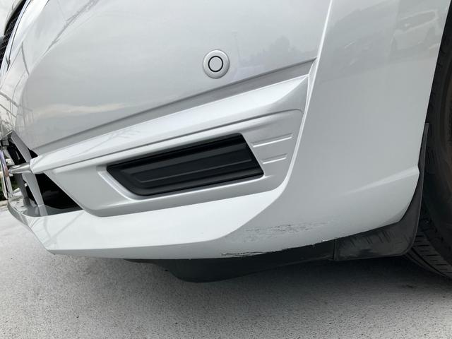 ノート Ｘ　ワンオ－ナ－　日産純正ナビ　ドライブレコーダー　全周囲カメラ　ＴＶ　クリアランスソナー　レーンアシスト　衝突被害軽減システム　オートライト　スマートキー　衝突安全ボディ　記録簿（11枚目）