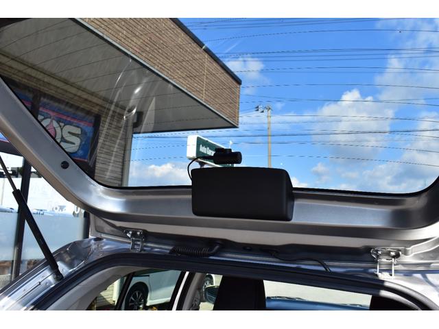 イグニス Ｆリミテッド　ユーザー仕入れ　８インチナビＴＶ　シートヒーター　衝突軽減装置　禁煙車　合皮シート　スマートキー　ＬＥＤヘッド　ＥＴＣ　クルコン　車線逸脱警報　オートライト　オートエアコン（10枚目）