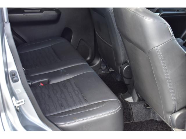 イグニス Ｆリミテッド　ユーザー仕入れ　８インチナビＴＶ　シートヒーター　衝突軽減装置　禁煙車　合皮シート　スマートキー　ＬＥＤヘッド　ＥＴＣ　クルコン　車線逸脱警報　オートライト　オートエアコン（11枚目）