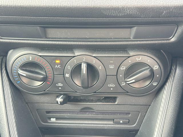 ＭＡＺＤＡ２ １５Ｃ　メモリーナビ／Ｂｌｕｅｔｏｏｔｈ／３６０°ビュー・モニター／地上デジタルＴＶチューナー（フルセグ）／ハンズフリー／オートワイパー／オートライト／スマートキー／マニュアルエアコン／ＣＤ・ＤＶＤプレーヤー（28枚目）