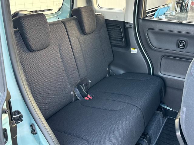 後部座席ともに状態も良いです。