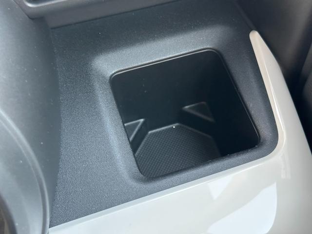 運転席側ドリンクホルダー