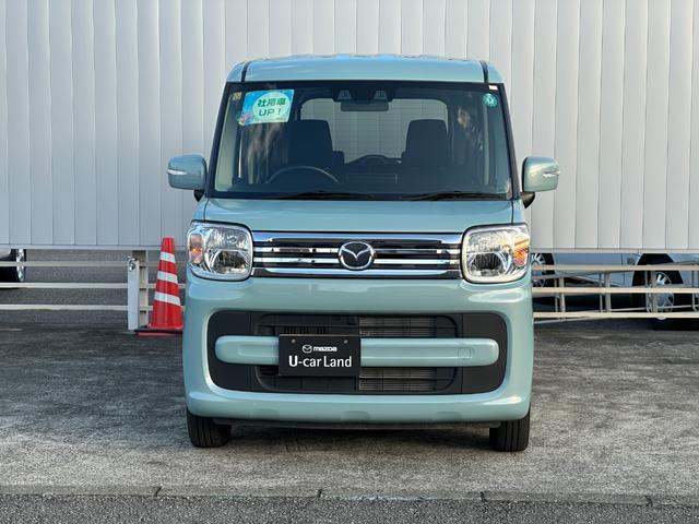 日当たり良好のショールームで、じっくりおクルマをご検討いただけます☆