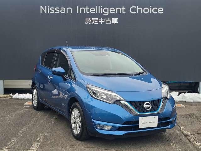 日産 ノート ｅ－パワー　Ｘ　ＦＯＵＲ　車線逸脱警報装置　衝突被害軽減装置　インテリジェントキー　切替式４ＷＤ　オートエアコン　アイドリングストップ　盗難防止システム　ＡＷ　キーレス　寒冷地仕様　パワーウィンドウ　エアバッグ　ＡＢＳ