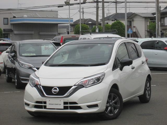 日産 ノート Ｘ　ブラックアロー　エマージェンシーブレーキ　踏み間違い防止　純正ＭＭ３１８メモリーナビゲーション　アラウンドビューモニター　ＥＴＣ　インテリジェントルームミラー＋ヒータードアミラー　フロント＆バックソナー　アルミホイール