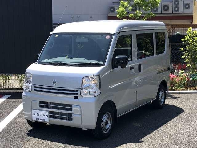 日産 ＮＶ１００クリッパーバン ＤＸ　元弊社展示試乗車／社有車　走行３５１０キロ　禁煙車　５ＡＧＳ車　ＤＶＤ再生カーナビ　バックカメラ　ＥＴＣ　リモコンキー　前席パワーウィンドウ　プライバシーガラス　メーカー新車保証継承　『お問い合せへの回答は営業日のみとなります、ご了承ください』