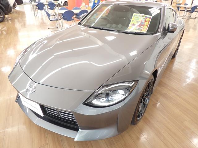 フェアレディＺ ３．０　バージョン　ＳＴ　当社社有車　レーンキープ　オートクルーズ　Ｂモニタ　盗難防止システム　ワンオーナ　本革シート　アルミホイール　ＬＥＤヘッドライト　禁煙車　ナビＴＶ　ＥＴＣ　キーレス　オートエアコン　パワーステアリング　試乗車（1枚目）