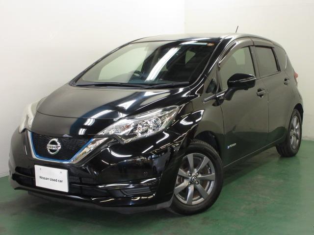 ノート(日産) １．２　ｅ−ＰＯＷＥＲ　Ｘ　ブラックアロー　エマージェンシーブレーキ・全周囲カメラ付　障害物ソナー　アラウンドビュ−モニター　車線逸脱　アクティブクルーズコントロール　キーレス　ナビＴＶ　Ｗエアバッグ　アルミ　パワーウインドウ　オートエアコン　アイドリングストップ　ＥＴＣ　メモリーナビ 中古車画像