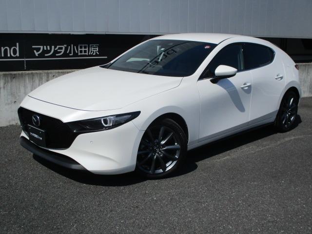 マツダ ＭＡＺＤＡ３ファストバック ２．０　２０Ｓ　Ｌパッケージ　ナビ　３６０度モニター　ＥＴＣ２．０　車線逸脱警報　レーダークルーズ　ハンドル／シートヒーター　パドルシフト　黒革電動シート　純１８ＡＷ