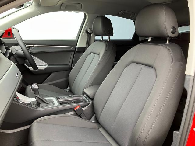 Ｑ３スポーツバック ３５ＴＦＳＩ　１８インチＡＷ　バーチャルコックピット　スマートフォンインターフェイス　ＴＶチューナー　バーチャルコックピット　電動シート　電動テールゲート　シートヒーター　サイドアシスト　レーンアシスト（7枚目）
