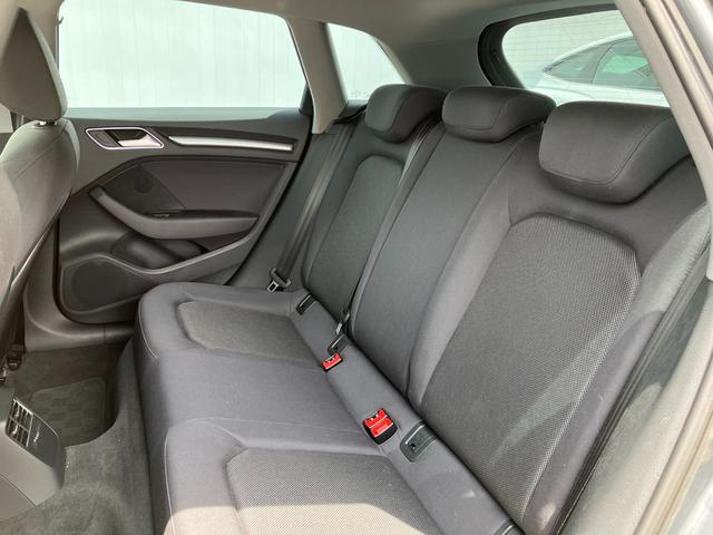 Ａ３ スポーツバック１．４ＴＦＳＩ　アダプティブクルーズコントロール　リヤカメラ　コーナーセンサー　キセノンヘッドライト　１７インチアルミ　ＴＶチューナー　スマートキー（8枚目）