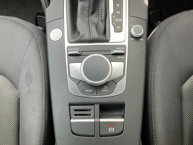 Ａ３ スポーツバック１．４ＴＦＳＩ　アダプティブクルーズコントロール　リヤカメラ　コーナーセンサー　キセノンヘッドライト　１７インチアルミ　ＴＶチューナー　スマートキー（20枚目）