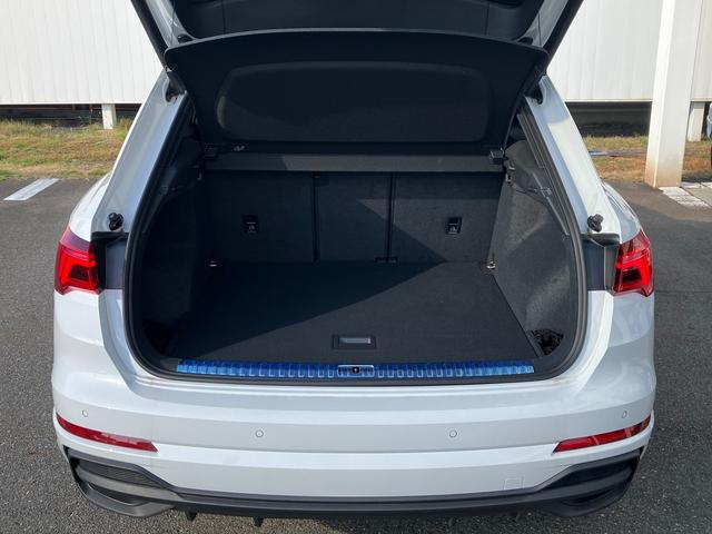 Ｑ３ ３５ＴＦＳＩ　Ｓライン　スマートフォンインターフェイス　ブラックスタイリング　プライバシーガラス　アダプティブクルーズコントロール　サイドアシスト　レーンアシスト　パーシャルレザーシート　シートヒーター　１９インチアルミ（9枚目）