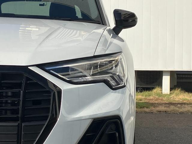 Ｑ３ ３５ＴＦＳＩ　Ｓライン　スマートフォンインターフェイス　ブラックスタイリング　プライバシーガラス　アダプティブクルーズコントロール　サイドアシスト　レーンアシスト　パーシャルレザーシート　シートヒーター　１９インチアルミ（12枚目）