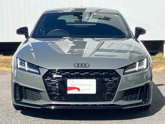 TTクーペ Sラインコンペティションプラス Sline マトリクスLEDヘッドライト ブラックスタイリング マグネティックライド プライバシーガラス クルーズコントロール 19インチアルミ レッドキャリパー RSリヤスポイラー(4枚目)