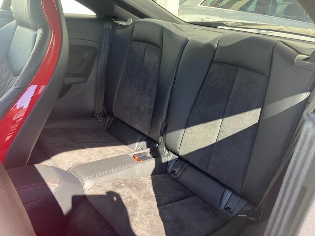 TTクーペ Sラインコンペティションプラス Sline マトリクスLEDヘッドライト ブラックスタイリング マグネティックライド プライバシーガラス クルーズコントロール 19インチアルミ レッドキャリパー RSリヤスポイラー(8枚目)