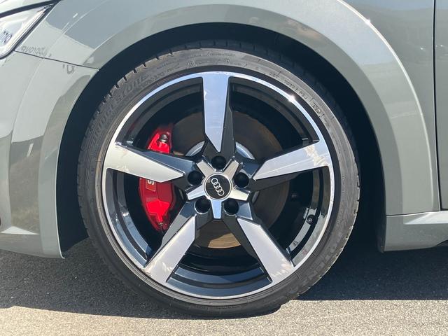 TTクーペ Sラインコンペティションプラス Sline マトリクスLEDヘッドライト ブラックスタイリング マグネティックライド プライバシーガラス クルーズコントロール 19インチアルミ レッドキャリパー RSリヤスポイラー(17枚目)