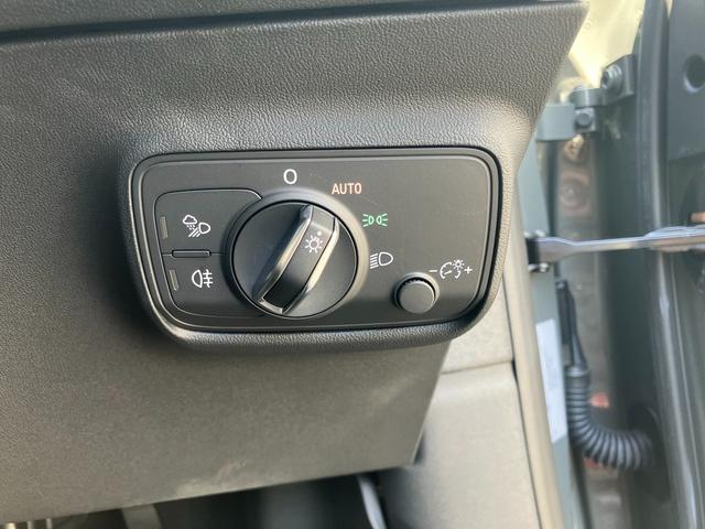 TTクーペ Sラインコンペティションプラス Sline マトリクスLEDヘッドライト ブラックスタイリング マグネティックライド プライバシーガラス クルーズコントロール 19インチアルミ レッドキャリパー RSリヤスポイラー(18枚目)