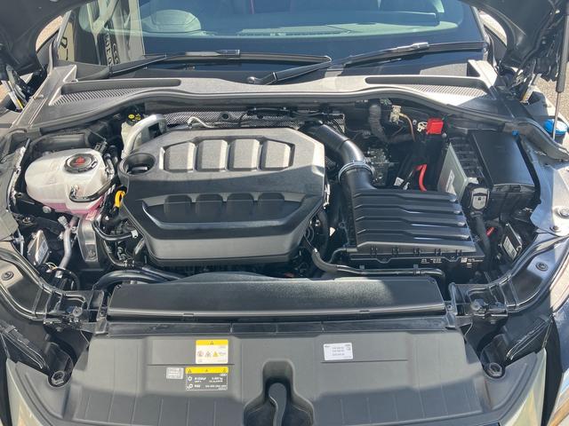 TTクーペ Sラインコンペティションプラス Sline マトリクスLEDヘッドライト ブラックスタイリング マグネティックライド プライバシーガラス クルーズコントロール 19インチアルミ レッドキャリパー RSリヤスポイラー(33枚目)