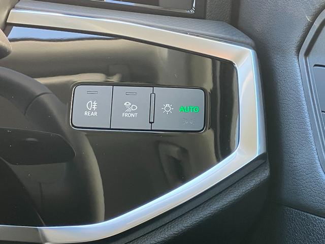 Ｑ３スポーツバック ３５ＴＦＳＩ　元デモカー　アダプティブクルーズコントロール　サイドアシスト　レーンアシスト　サラウンドビューカメラ　バーチャルコックピット　ＬＥＤヘッドライト　１８インチアルミ（22枚目）