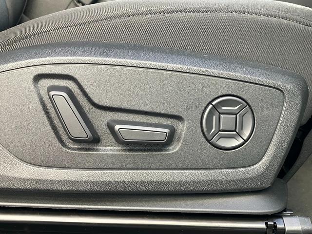 Ｑ３スポーツバック ３５ＴＦＳＩ　元デモカー　アダプティブクルーズコントロール　サイドアシスト　レーンアシスト　サラウンドビューカメラ　バーチャルコックピット　ＬＥＤヘッドライト　１８インチアルミ（23枚目）