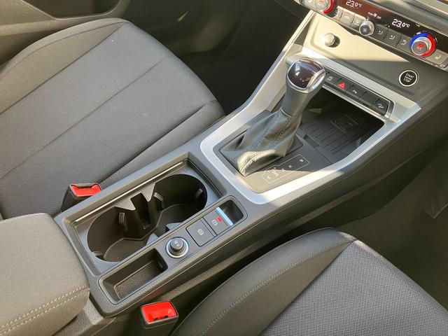 Ｑ３スポーツバック ３５ＴＦＳＩ　元デモカー　アダプティブクルーズコントロール　サイドアシスト　レーンアシスト　サラウンドビューカメラ　バーチャルコックピット　ＬＥＤヘッドライト　１８インチアルミ（24枚目）