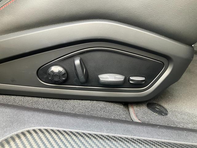 ＲＳ ｅ－トロンＧＴ ベースグレード　マトリクスレーザーライト　サラウンドビューカメラ　バーチャルコックピット　レザーシート　電動シート　シートヒーター　２１インチアルミ　カーボンパッケージ（25枚目）