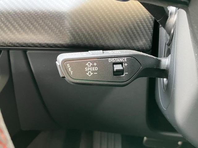 ＲＳ ｅ－トロンＧＴ ベースグレード　マトリクスレーザーライト　サラウンドビューカメラ　バーチャルコックピット　レザーシート　電動シート　シートヒーター　２１インチアルミ　カーボンパッケージ（55枚目）