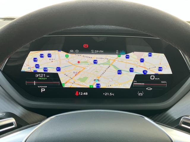 ＲＳ ｅ－トロンＧＴ ベースグレード　マトリクスレーザーライト　サラウンドビューカメラ　バーチャルコックピット　レザーシート　電動シート　シートヒーター　２１インチアルミ　カーボンパッケージ（60枚目）