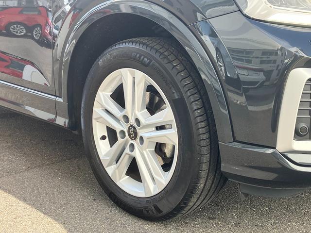 アウディ純正のアルミホイールを装備。ボディのデザインとマッチした統一感あるデザインとなっています。