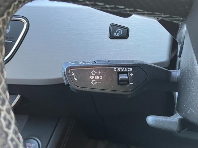 Ａ４アバント ４０ＴＤＩクワトロ　Ｓライン　Ｓライン　マトリクスＬＥＤヘッドライト　アダプティブクルーズコントロール　サイドアシスト　レーンアシスト　アルカンタラハーフレザーシート　電動シート　シートヒーター　サラウンドビューカメラ（40枚目）