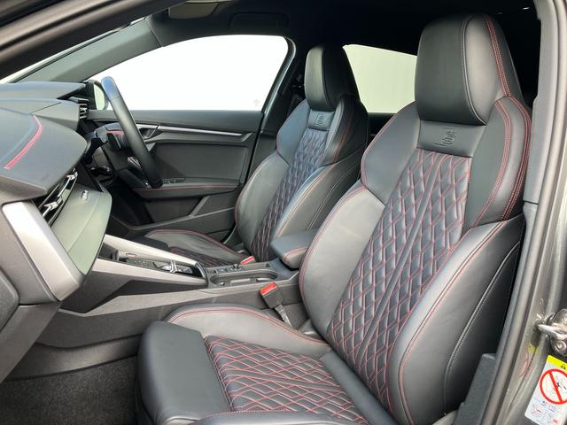 S3 スポーツバック ブラックスタイリング 19インチアルミ レザーシート プライバシーガラス マトリクスLEDヘッドライト 電動シート シートヒーター リヤカメラ コーナーセンサー バーチャルコックピット(7枚目)