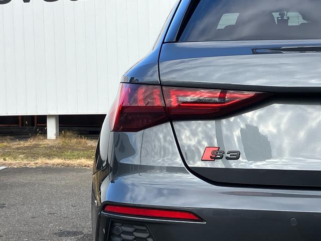 S3 スポーツバック ブラックスタイリング 19インチアルミ レザーシート プライバシーガラス マトリクスLEDヘッドライト 電動シート シートヒーター リヤカメラ コーナーセンサー バーチャルコックピット(12枚目)