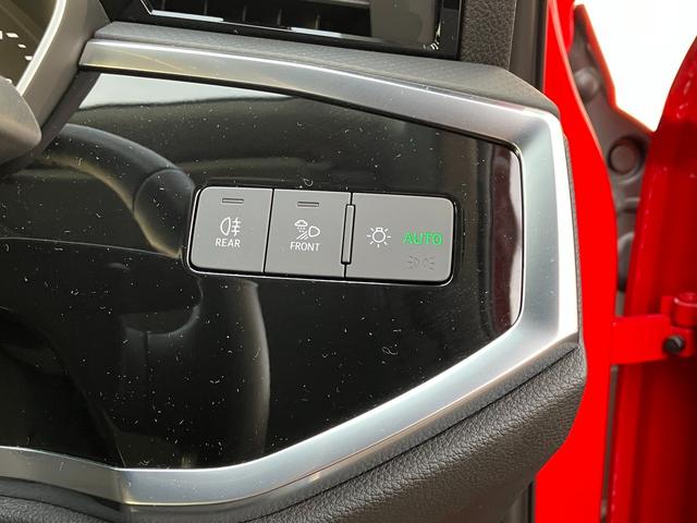 Ｑ３ ３５ＴＦＳＩアドバンスド　アダプティブクルーズコントロール　サイドアシスト　レーンアシスト　サラウンドビューカメラ　バーチャルコックピット　ＬＥＤヘッドライト　１８インチアルミ　スマートフォンインターフェイス（19枚目）