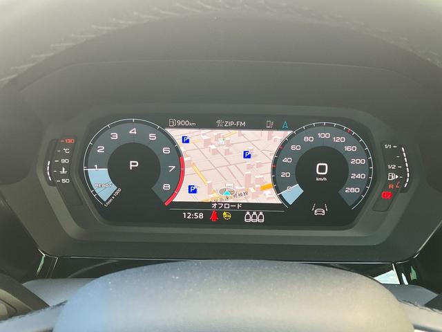 ���[�^�[�p�l���ޑS�Ăɉt���p�l�����̗p�����o�[�`�����R�b�N�s�b�g�𓋍ځB�]���ʂ�̃��[�^�[�\������t�������炱���\�ɂȂ����i�r�Q�[�V�����\���ȂǑ����̋@�\�I�ȑ����ł��B