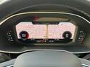 メーターパネル類全てに液晶パネルを採用したバーチャルコックピットを搭載。従来通りのメーター表示から液晶だからこそ可能になったナビゲーション表示など多数の機能的な装備です。