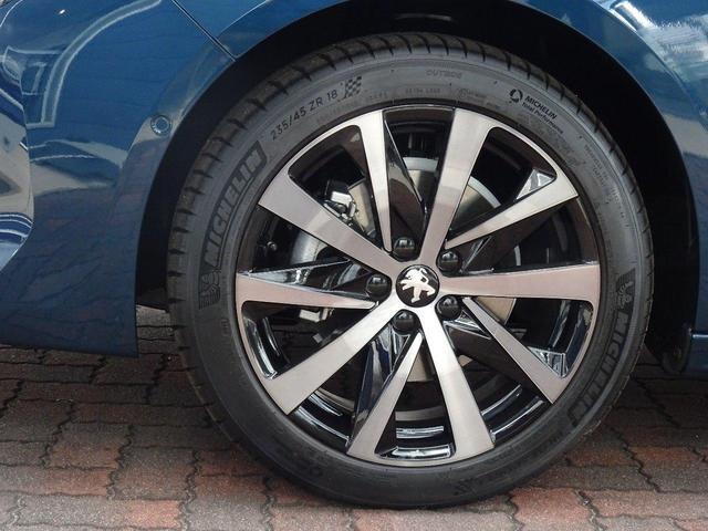 SW GTライン 元試乗車/フルパッケージ/純正ナビ/ETC2.0/新車保障継承/1.6Lガソリンモデル/フルレザーシート/フロントシートヒーター/ナイトビジョン/アクティブサスペンション/セーフティブレーキ/ACC(68枚目)
