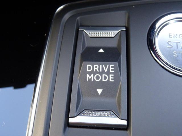 SW GT ブルーHDi パッケージオプション/ナイトビジョン/サンルーフ/純正ナビ/ETC/電動テールゲート/電動シート/シートヒーター/LEDライト/ACC/セーフティブレーキ/レーンキープ/CarPlay/新車保障継承(10枚目)