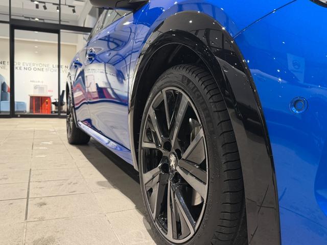 ２０８ ＧＴ　正規認定中古車／ＥＴＣ／パノラミックガラスルーフ／前席シートヒーター／バックカメラ／前後コーナーセンサー／ＡＣＣ／ＢＳＭ／ＡＡＣ／テップレザー＆アルカンタラシート／カープレイ／アンドロイドオート（26枚目）