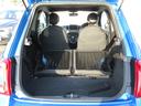後部座席は簡単に倒すことができます
