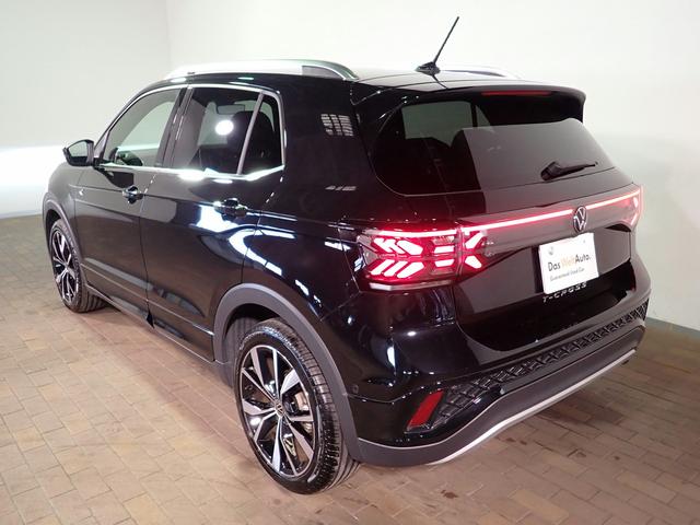 Ｔ－クロス ＴＳＩ　Ｒライン　純正ディスプレイオーディオ　ブルートゥース　Ｂカメラ　ＥＴＣ　インテリキー　アダクティブクルーズ　シートヒーター　アクティブインフォディスプレイ　ルーフレール　衝突軽減装置　禁煙車　当社デモカー（6枚目）