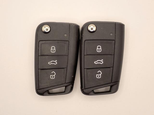 ���C���L�[�X�y�A�L�[�̗����������Ă���܂��B�����S���������B