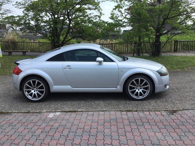 TTクーペ(アウディ)1.8T 社外18インチアルミホイール TTクーペ(アウディ)1.8T 社外18インチアルミホイール