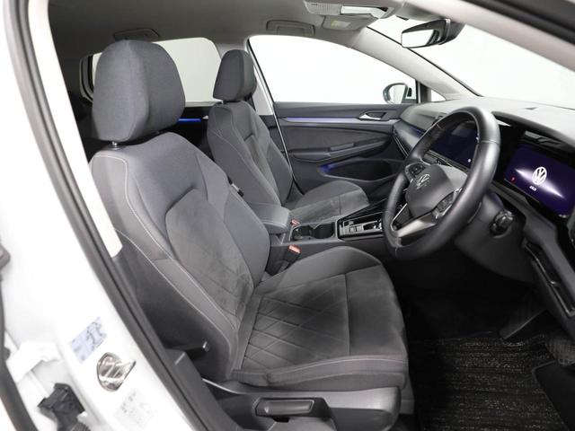 ゴルフ ｅＴＳＩスタイル　プラチナムエディション　認定中古車　アダクティブクルーズコントロール（全車速追従機能付き）　レーンキープアシスト　レーンチェンジアシスト　パークディスタンスコントロール　リヤトラフィックアラート　デジタルメータークラスター（11枚目）