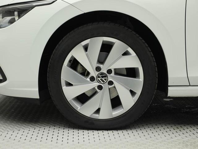 ゴルフ ｅＴＳＩスタイル　プラチナムエディション　認定中古車　アダクティブクルーズコントロール（全車速追従機能付き）　レーンキープアシスト　レーンチェンジアシスト　パークディスタンスコントロール　リヤトラフィックアラート　デジタルメータークラスター（20枚目）