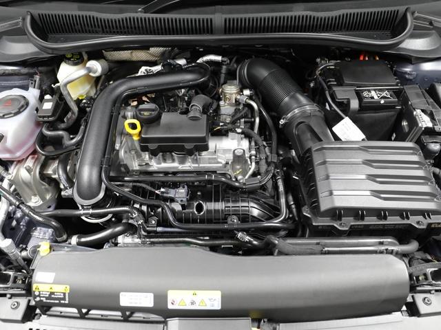 ポロ 認定中古車 アダクティブクルーズコントロール(全車速追従機能付き) レーンキープアシスト パークディスタンスコントロール レーンチェンジアシスト リヤトラフィックアラート デジタルメータークラスター(10枚目)