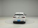 ゴルフ ｅＴＳＩスタイル　プラチナムエディション　認定中古車　アダクティブクルーズコントロール（全車速追従機能付き）　レーンキープアシスト　レーンチェンジアシスト　パークディスタンスコントロール　リヤトラフィックアラート　デジタルメータークラスター（4枚目）