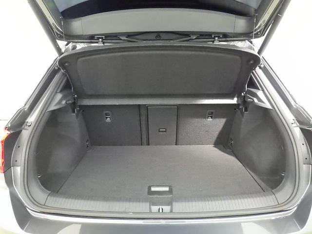 Ｔ－ロック ＴＤＩ　Ｒライン　認定中古車　シートヒーター　アルミホイール　スマートキー　盗難防止システム　記録簿　サイドエアバッグ　革シート　パワーシート　横滑り防止装置　オートクルーズコントロール（19枚目）