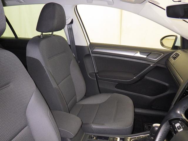 �t�H���N�X���[�Q���̃V�[�g�́A�h���C�u���̐g�̂���������Ǝx���A�������p���ŉ^�]���邱�Ƃ��l�����Ă��܂��B