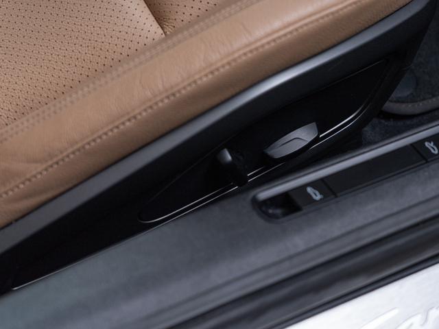 ９１１ ９１１カレラ４Ｓ　ナイトブルーメタリック／ベージュ　ＰＤＫ　右Ｈ　パワーステアリング　プラス　２０／２１インチ　ＲＳ　Ｓｐｙｄｅｒ　Ｄｅｓｉｇｎホイール　レーンチェンジアシスト（11枚目）